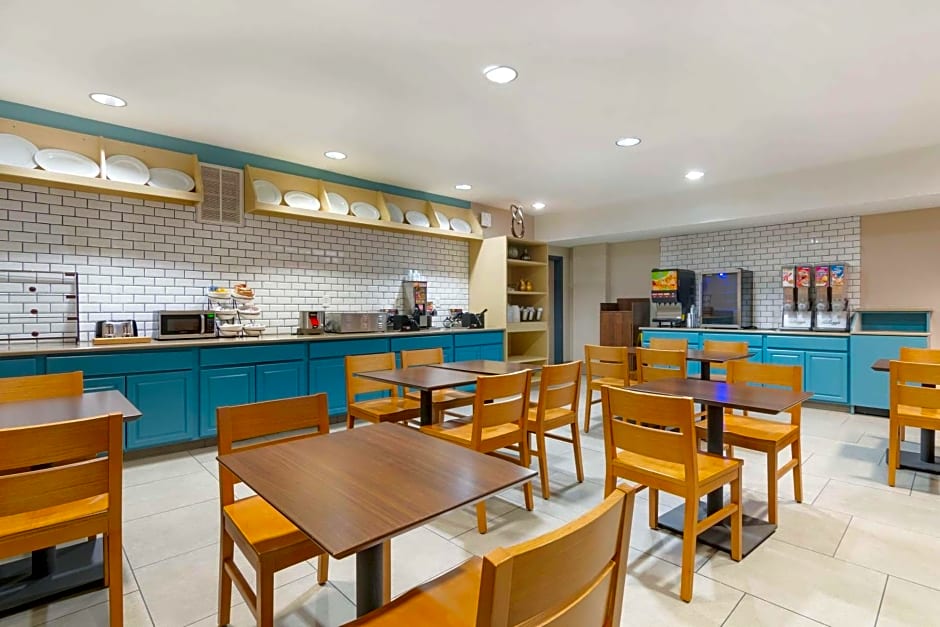 Country Inn & Suites by Radisson, Columbia, MO