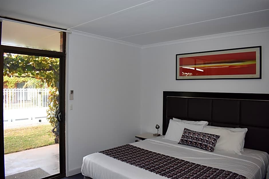 Photo 1 of 8 of Superior 1 King Bed