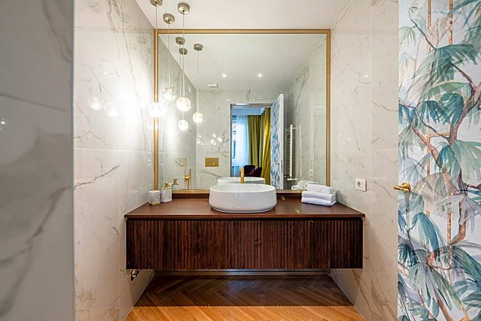 Glimpse Hotel