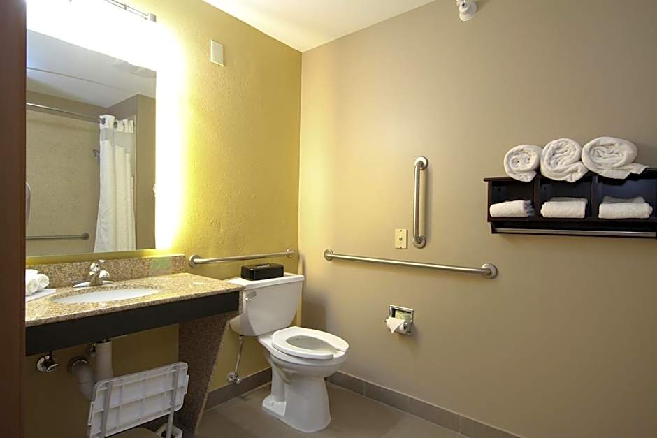 Holiday Inn Express Marshall By IHG