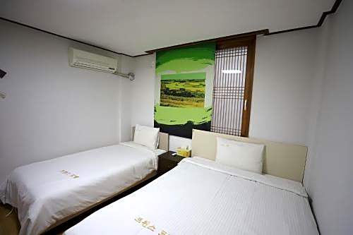Twins Hotel
