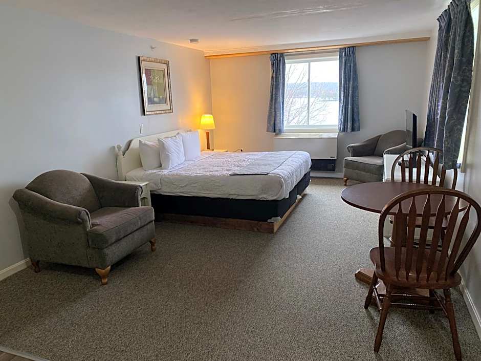 Winnisquam Lake Inn