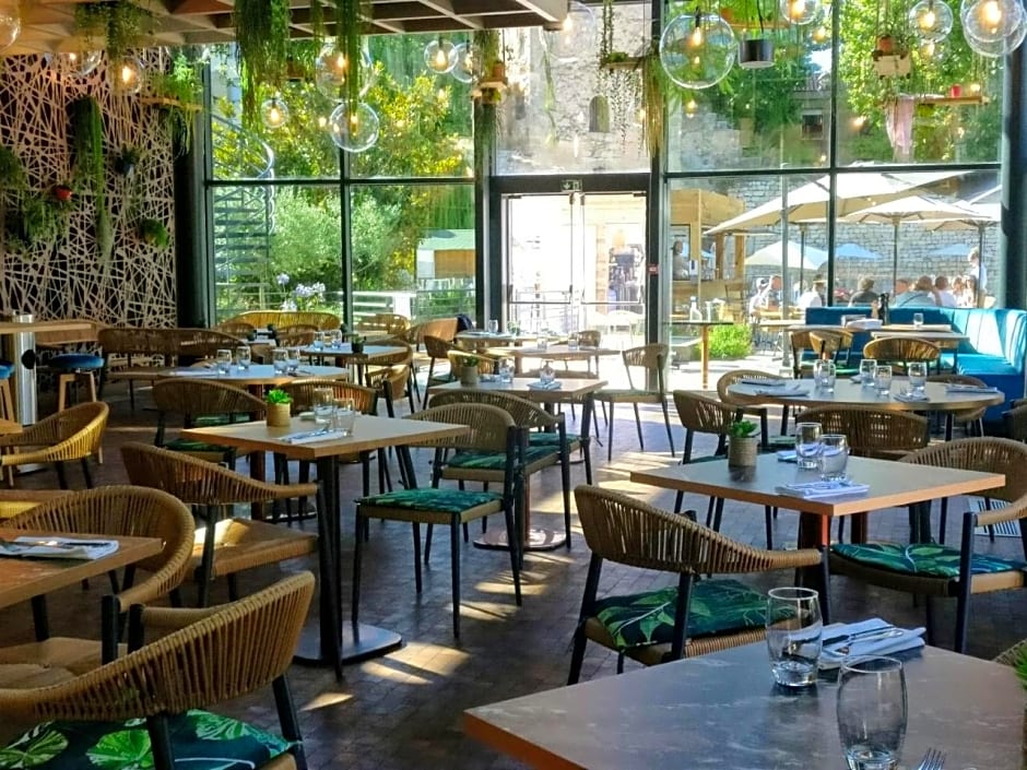 Aquabella Hotel & Spa