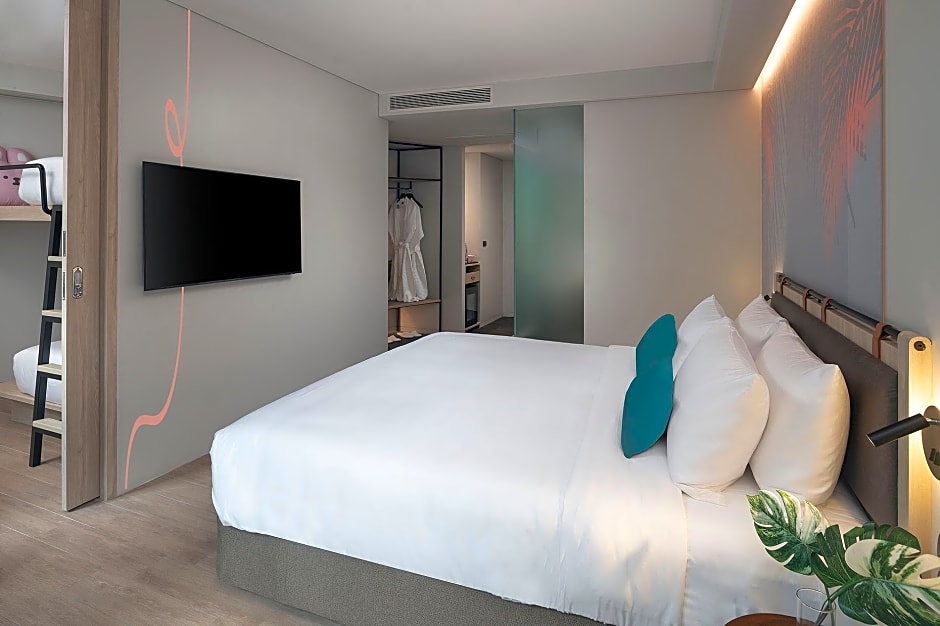 JonoX Phuket Karon Hotel