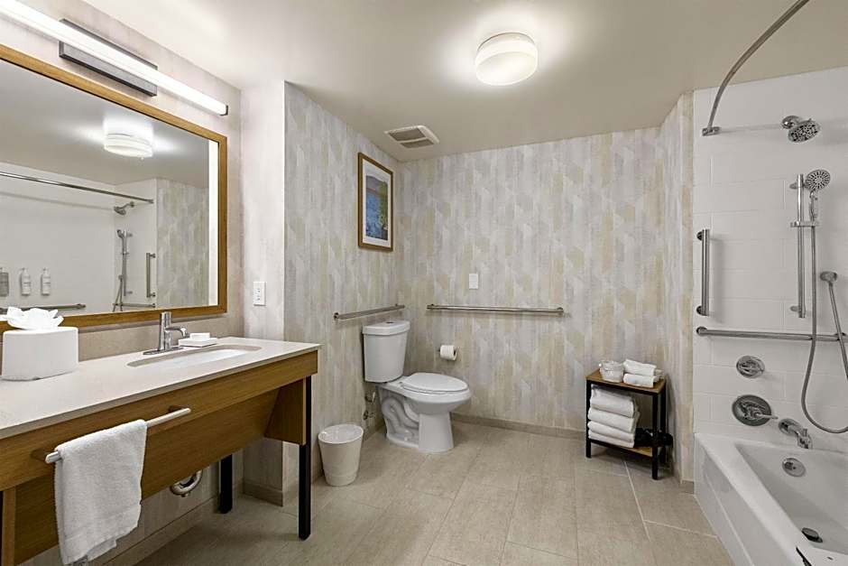 Hampton Inn & Suites Lancaster
