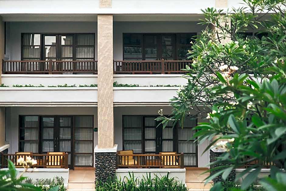 Fourteen Roses Beach Hotel