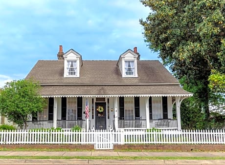 Riverboat Bed & Breakfast