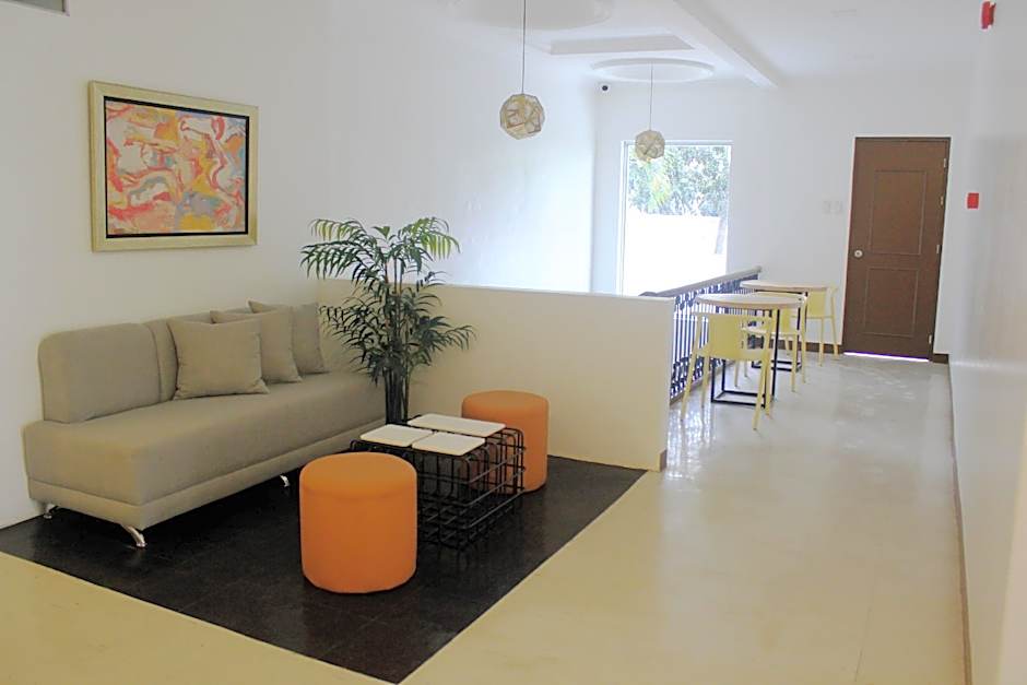 Travelbee Capitol Inn