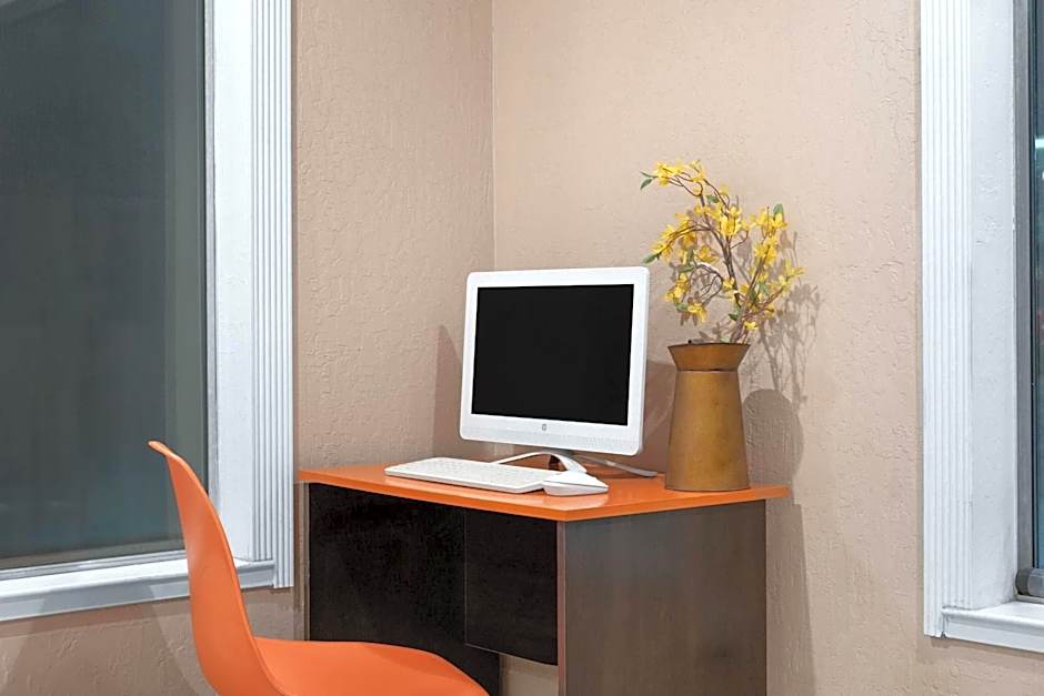 Howard Johnson by Wyndham Modesto Ceres