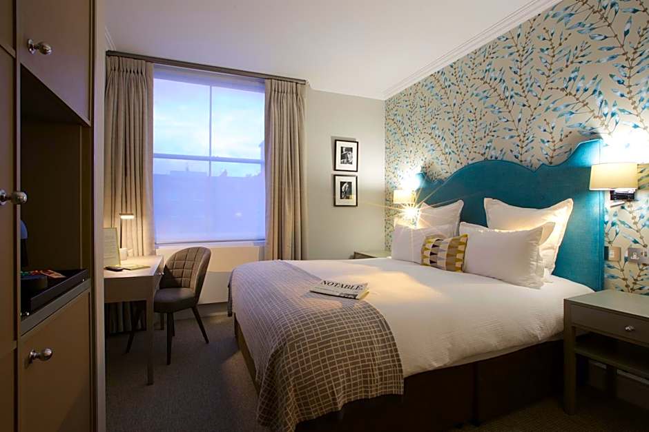 54 Queen's Gate Hotel