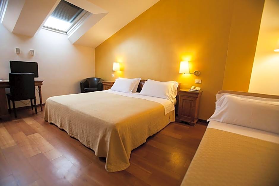 Hotel Diana