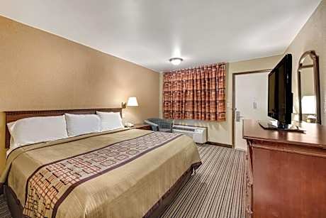 King Room - Accessible/Non Smoking