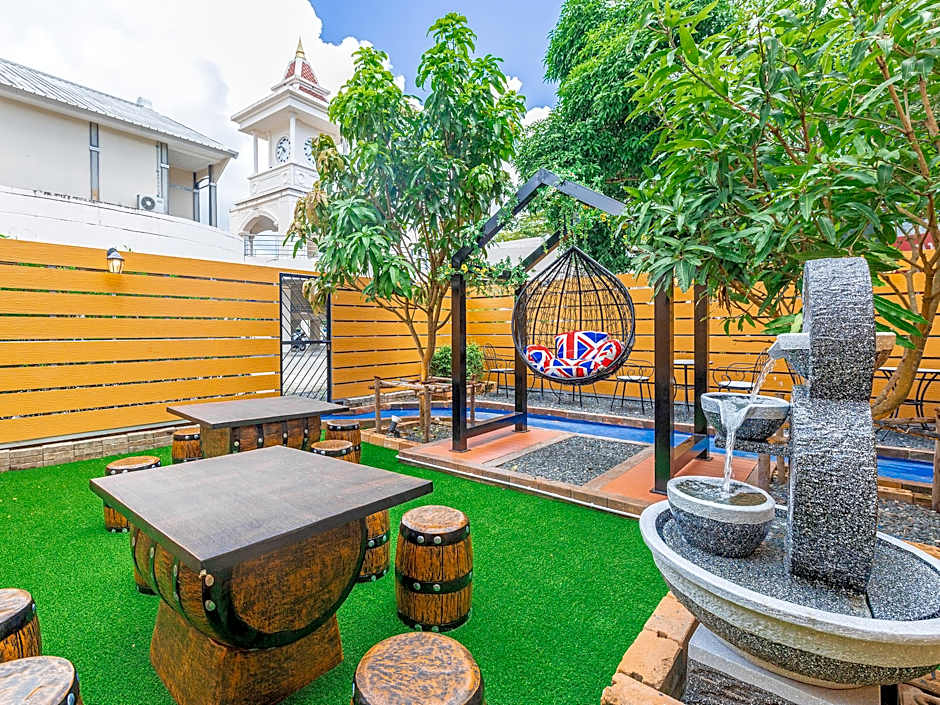 Marco Polo Phuket Poshtel & Bistro