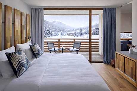 Nassfeld Family Suite with Mountain View and Balcony