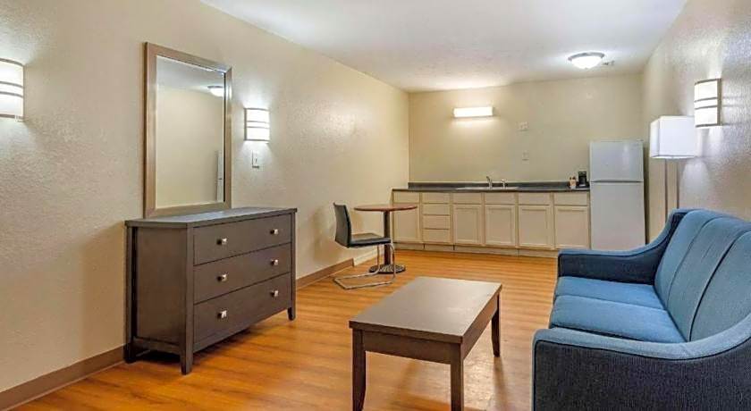 Quality Inn & Suites Columbus West