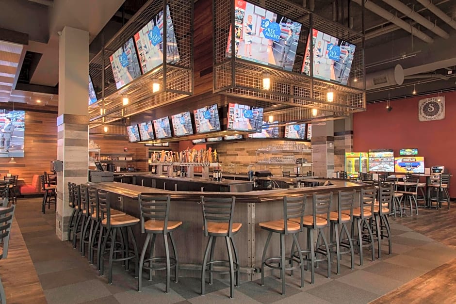 Courtyard by Marriott Holland Downtown