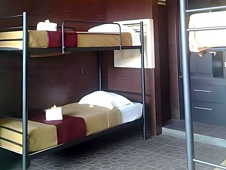 3 Bed Mixed Dormitory