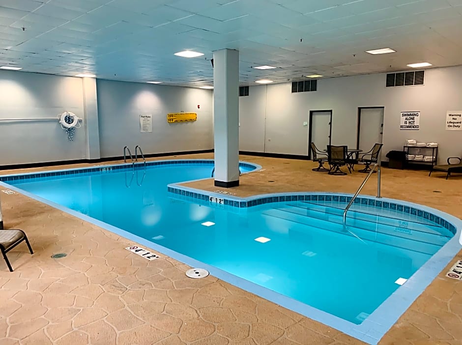 Quality Inn & Suites Downtown Mansfield