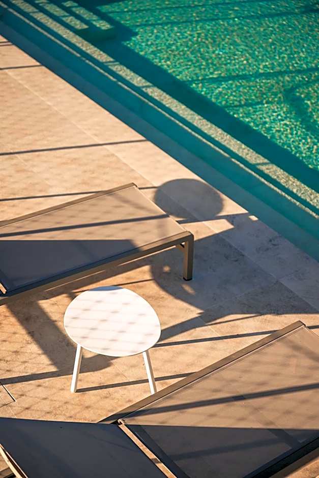 XVI Suites - Adults Only