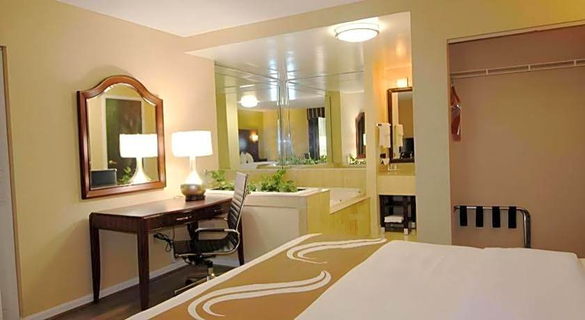 Quality Inn & Suites Franklin