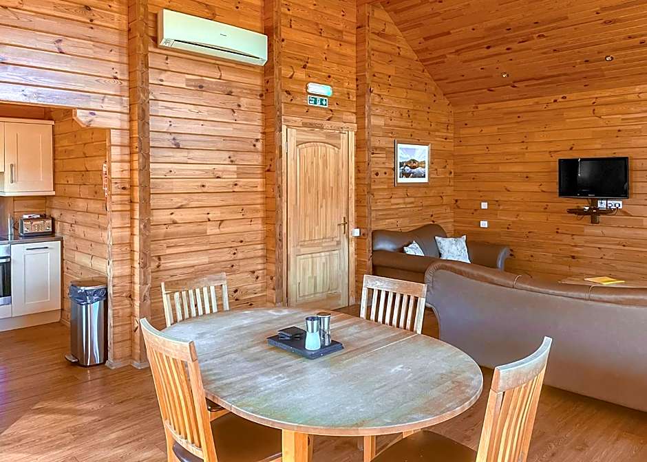 Glen Clova Lodges
