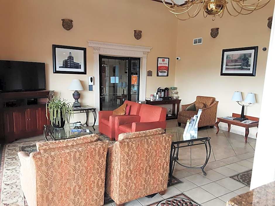 Econo Lodge Inn & Suites Griffin North