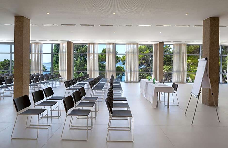 Bluesun Hotel Maestral