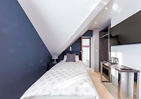 Single Room with Balcony