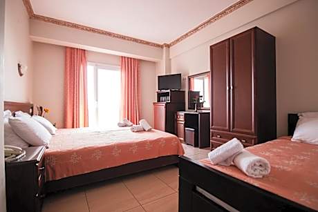 Triple Room with City View