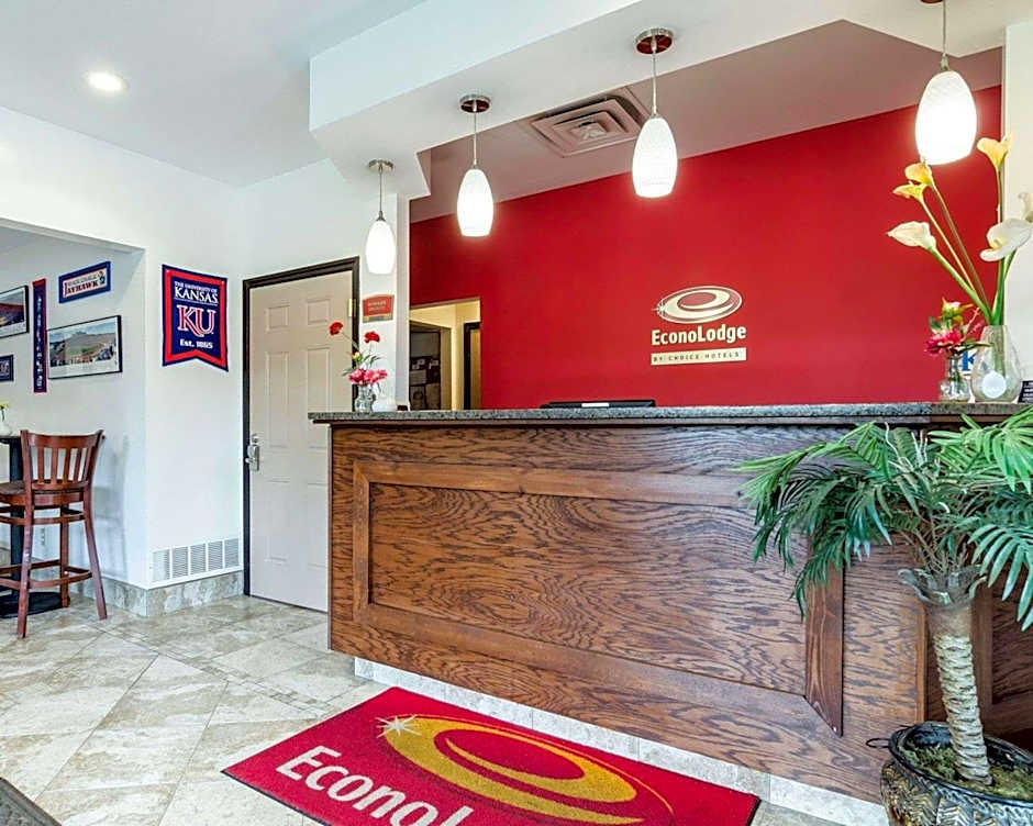 Econo Lodge Lawrence near University