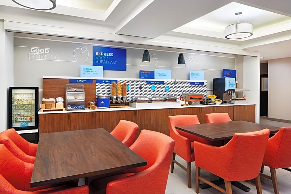 Holiday Inn Express & Suites Bridgeport By IHG