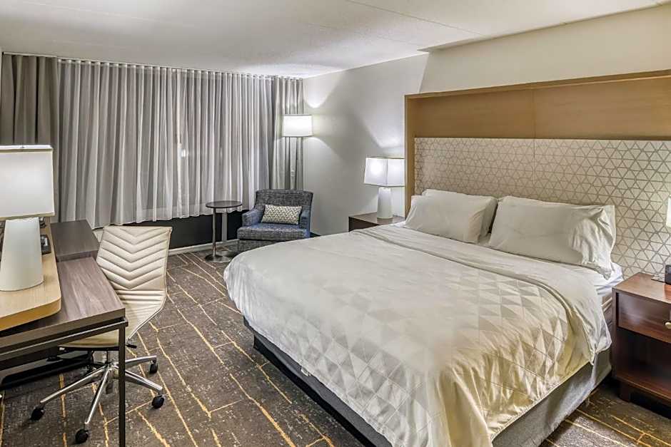Holiday Inn Detroit Lakes - Lakefront by IHG