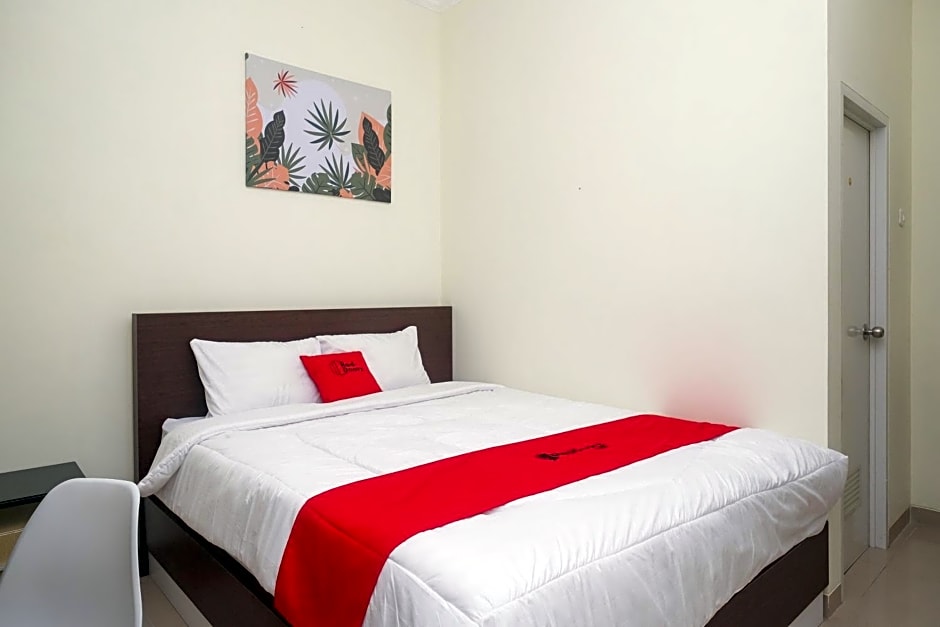 RedDoorz near Kawasan Bandara Ahmad Yani Semarang 2