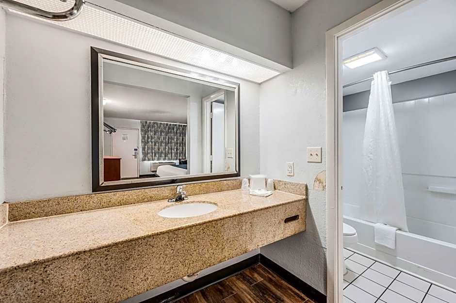 Motel 6-Tupelo, MS - Downtown