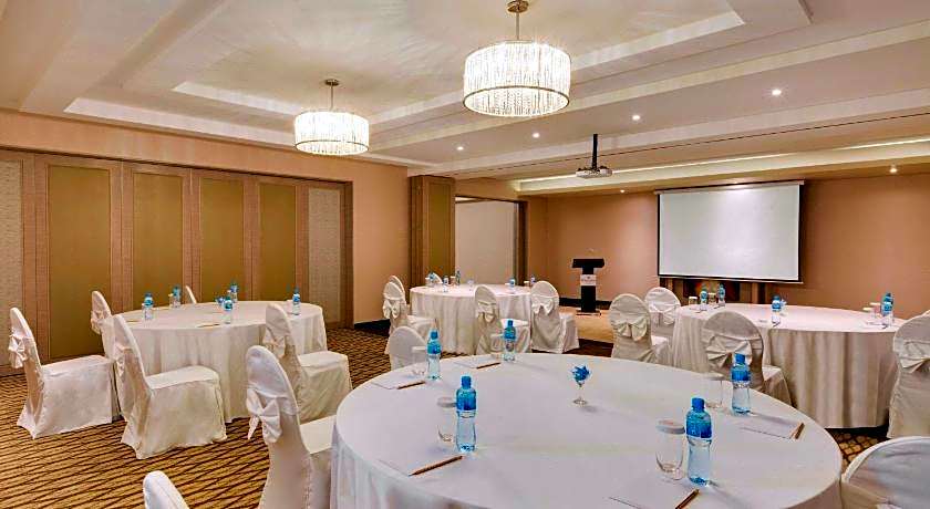 Ramada Hotel & Suites by Wyndham Amwaj Islands Manama