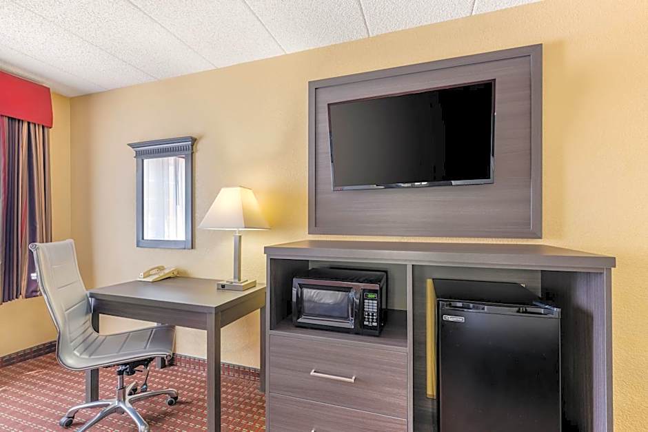 Quality Inn & Suites Lincoln South