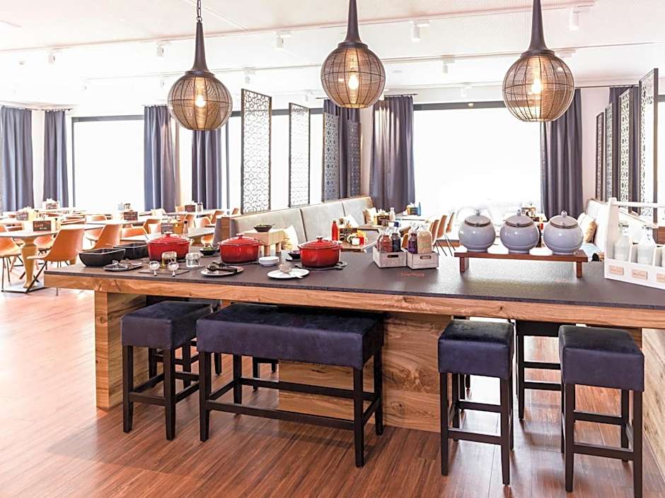 Holiday Inn - the niu, Saddle Furth by IHG