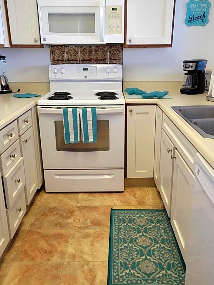 Stunning Oceanfront Condo - The Seashore Hideaway, Wailua Bay View, Unit 208, Kapaa