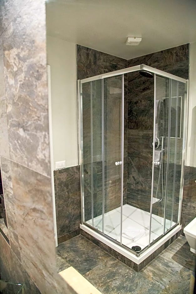 The Independent Suites