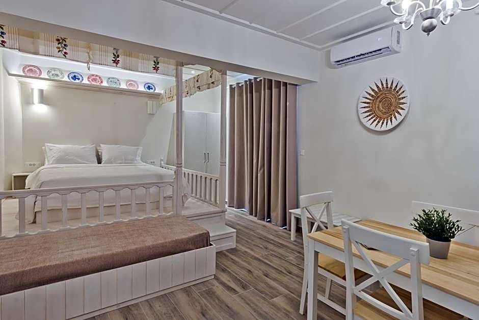 Posidonia Luxury Suites