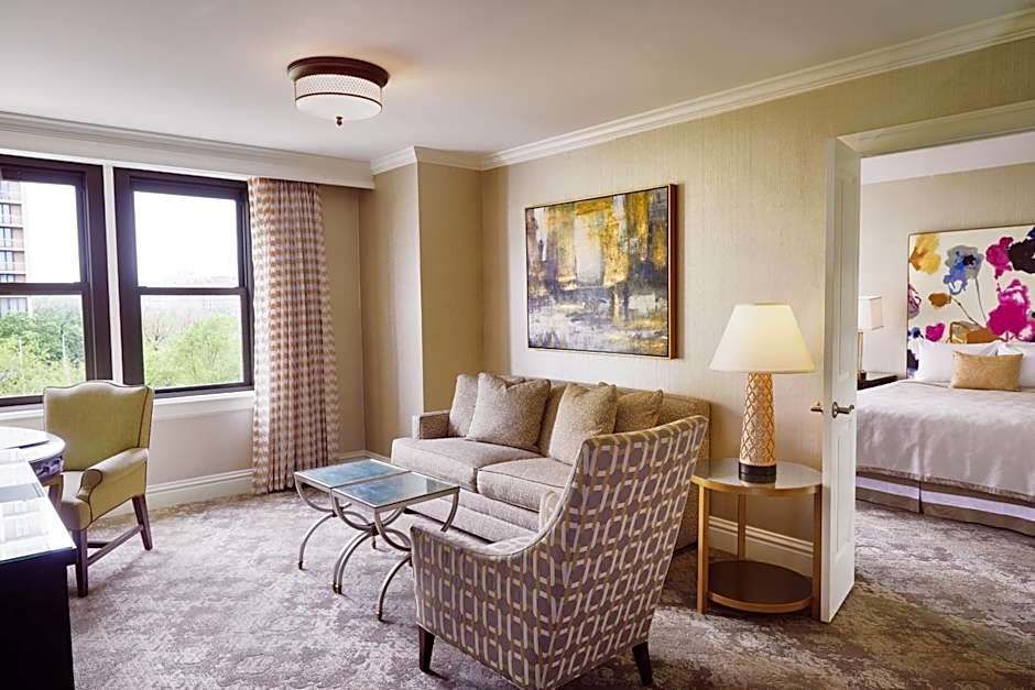 The Raphael Hotel, Autograph Collection by Marriott