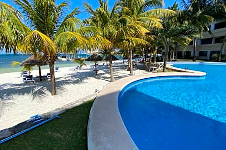 Oceanfront Condo BM By Andiani