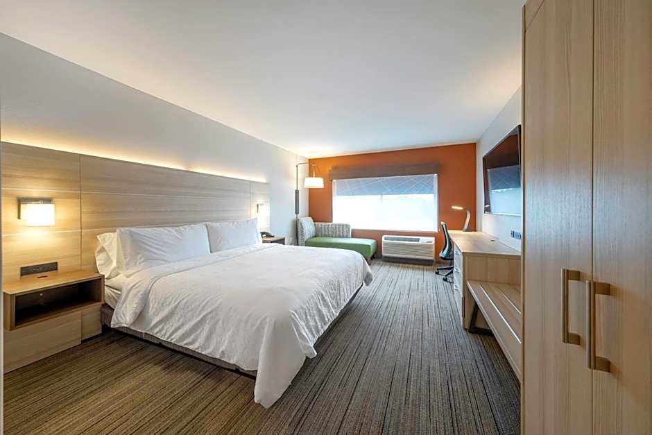 Holiday Inn Express and Suites Staunton By IHG