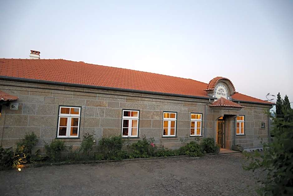 Quinta da Portela - Casa Visconde Arneiros - by RowdHouses