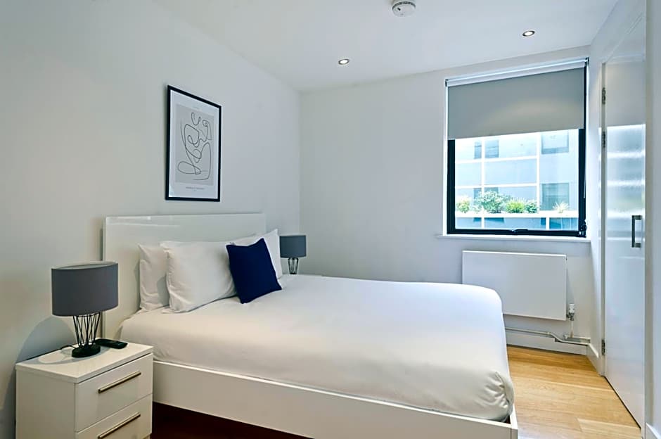 Red Lion Court by City2Stay