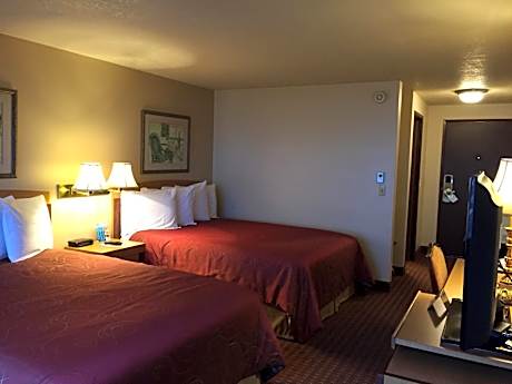 Queen Room with Two Queen Beds - Harbor View