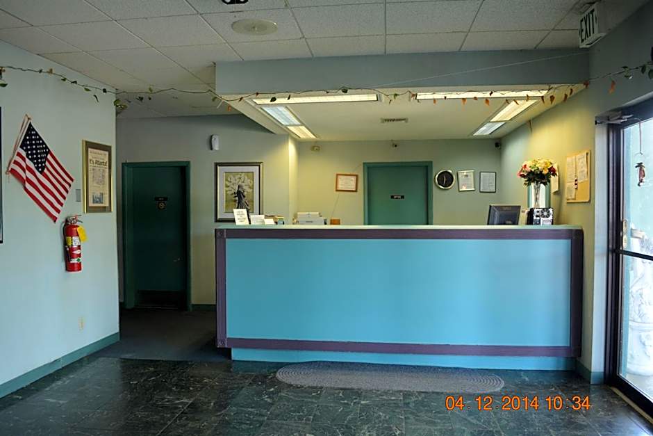 Camilla Inn & Suites