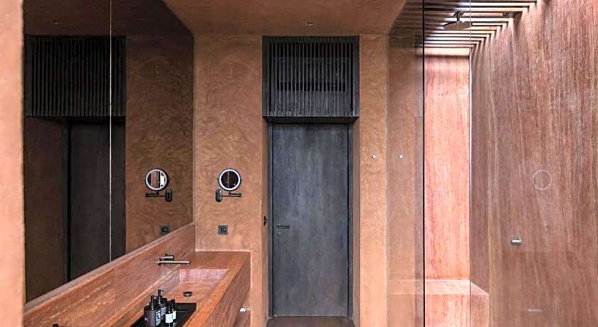 Further Hotel