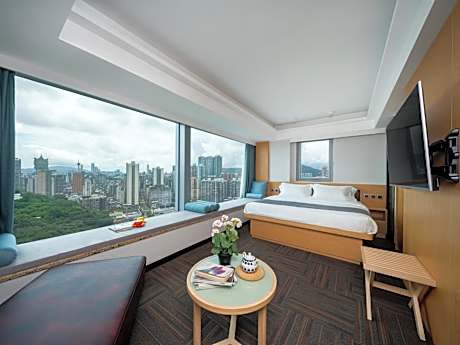 Deluxe Family Suite