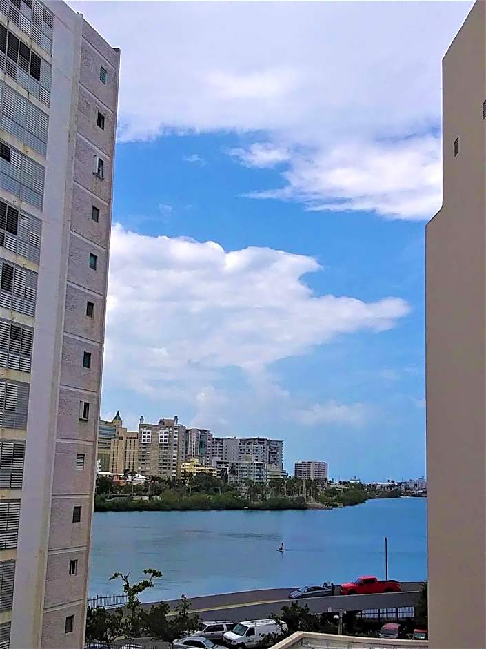 El Canario by the Lagoon